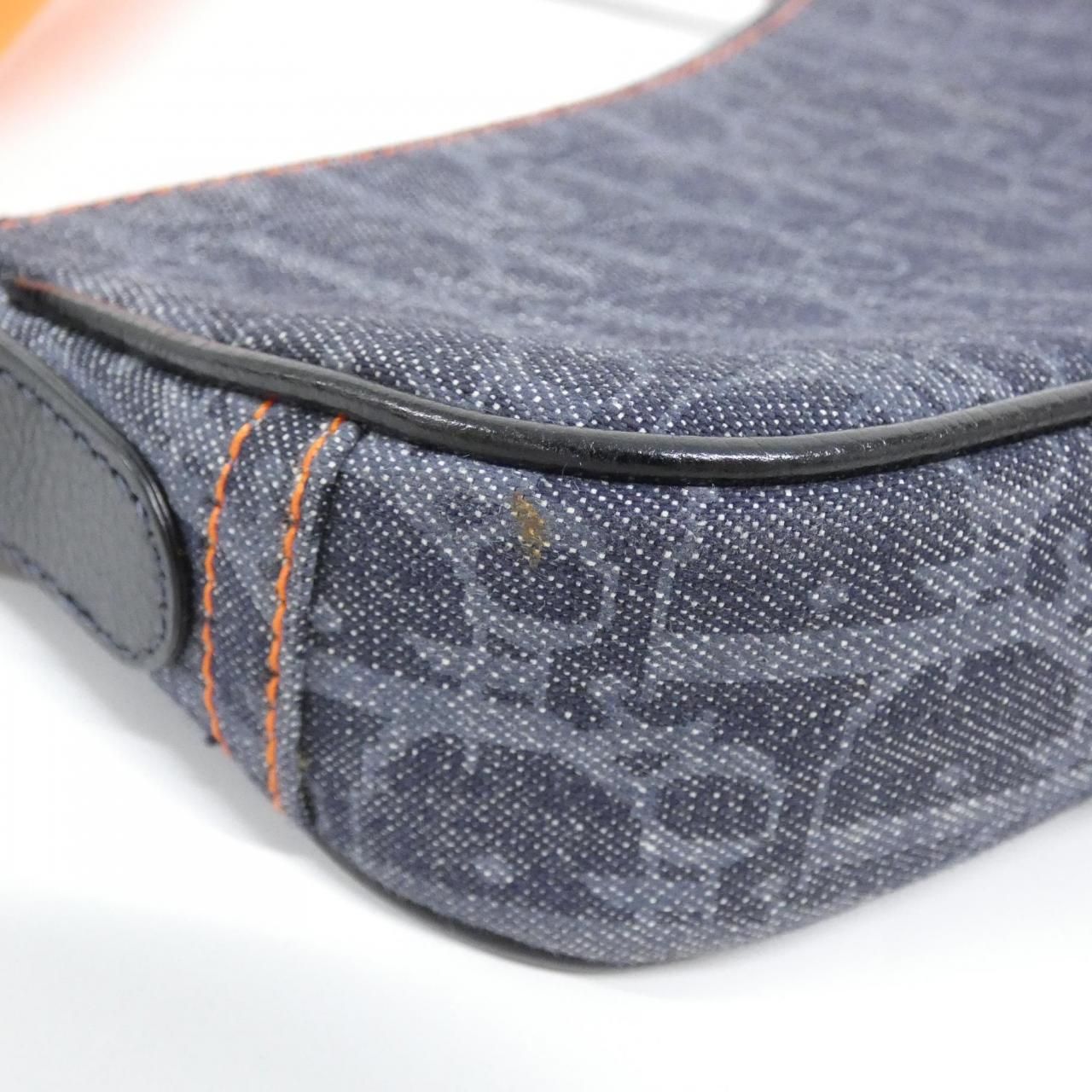 Dior Vintage Saddle Shoulder Bag — view 4