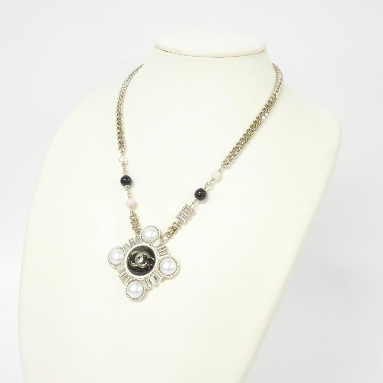 Chanel Necklace Pink — view 5