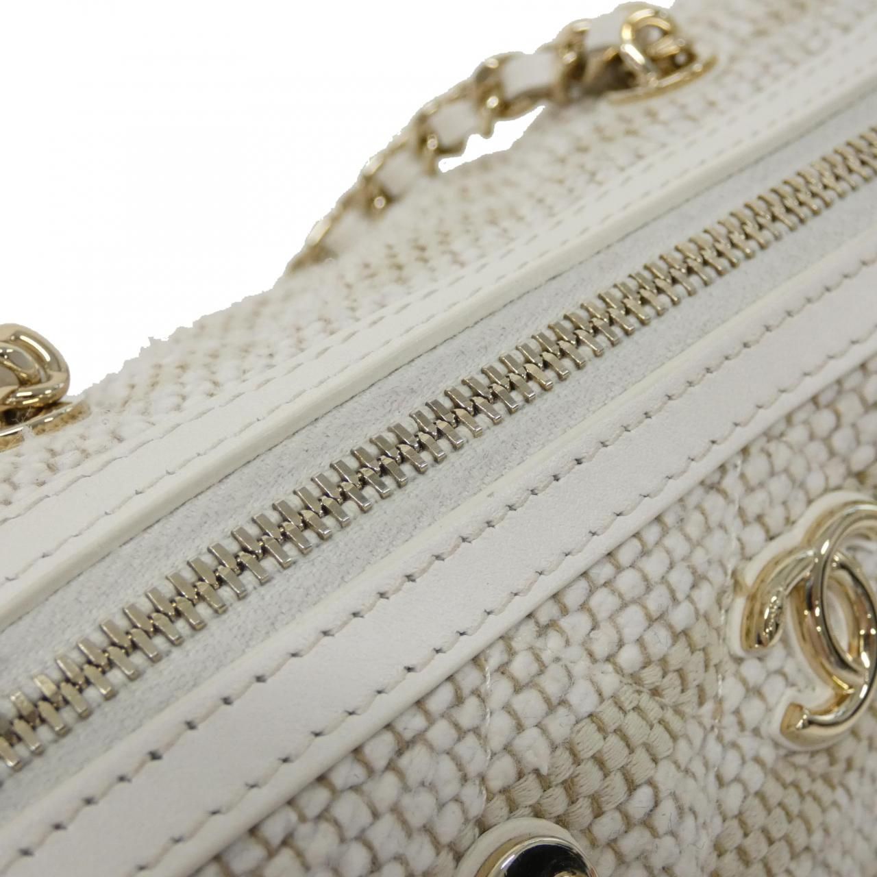 Chanel Bag Handbag White — view 5