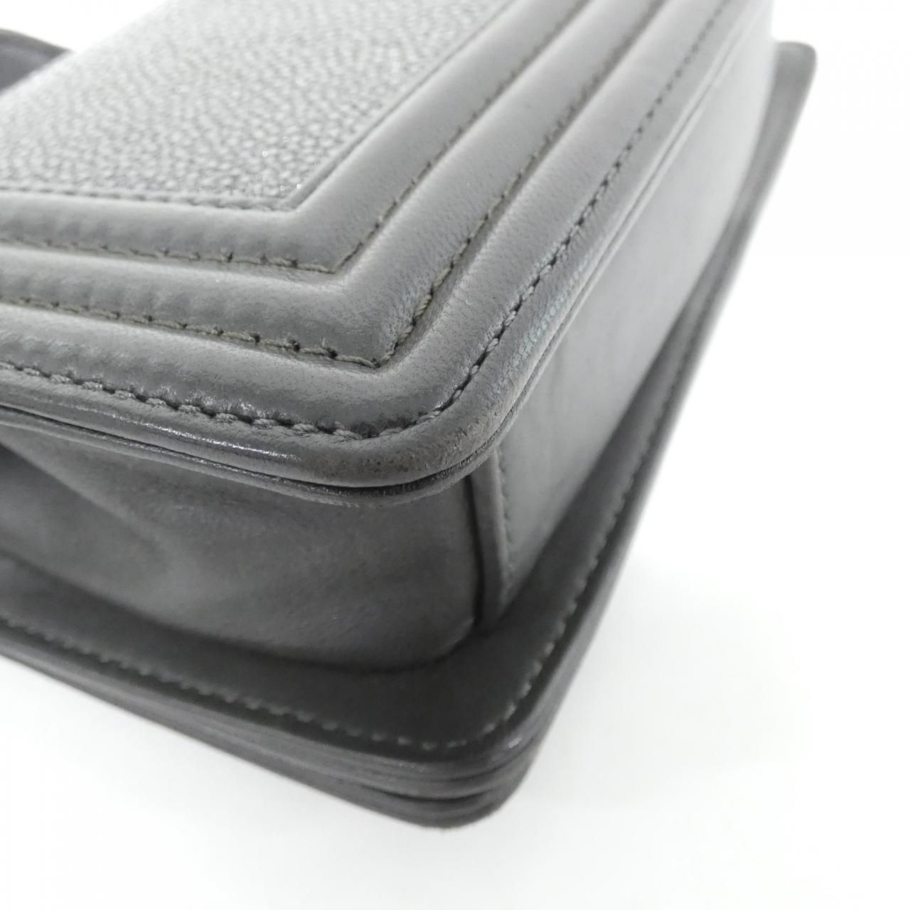 Chanel Boy Line Shoulder Bag — view 3