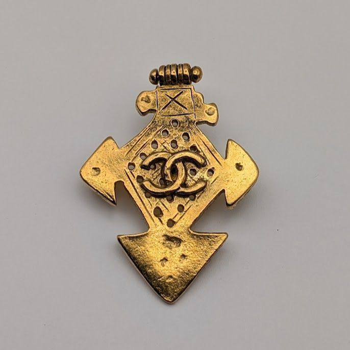 Chanel Brooch CC Logo Gold Cross Vintage — view 2
