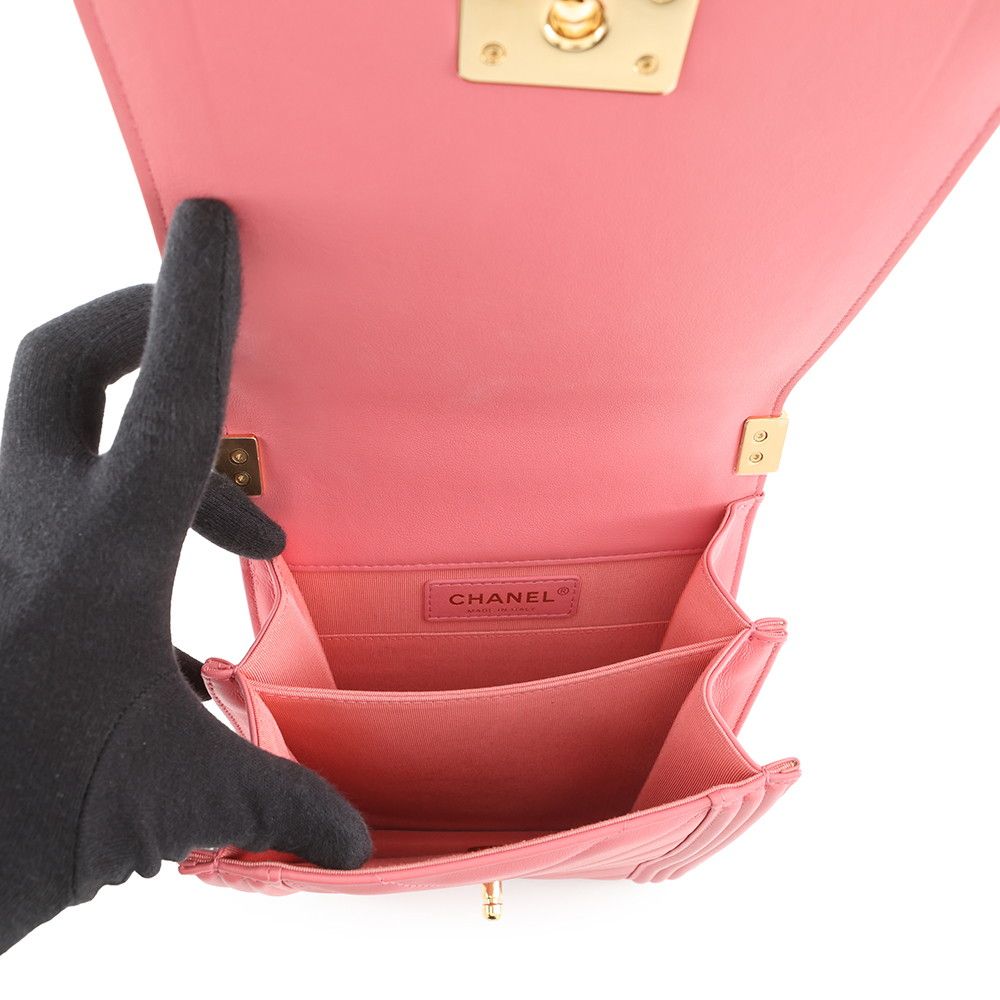Chanel Chain Shoulder Bag Leather — view 6