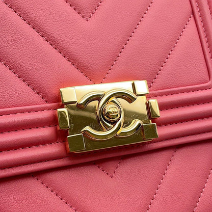 Chanel Chain Shoulder Bag Leather — view 9