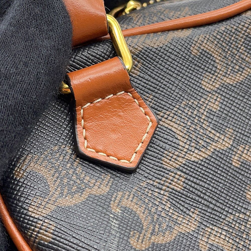 Celine Handbag Triomphe Heart Leather Bag Brown — view 8