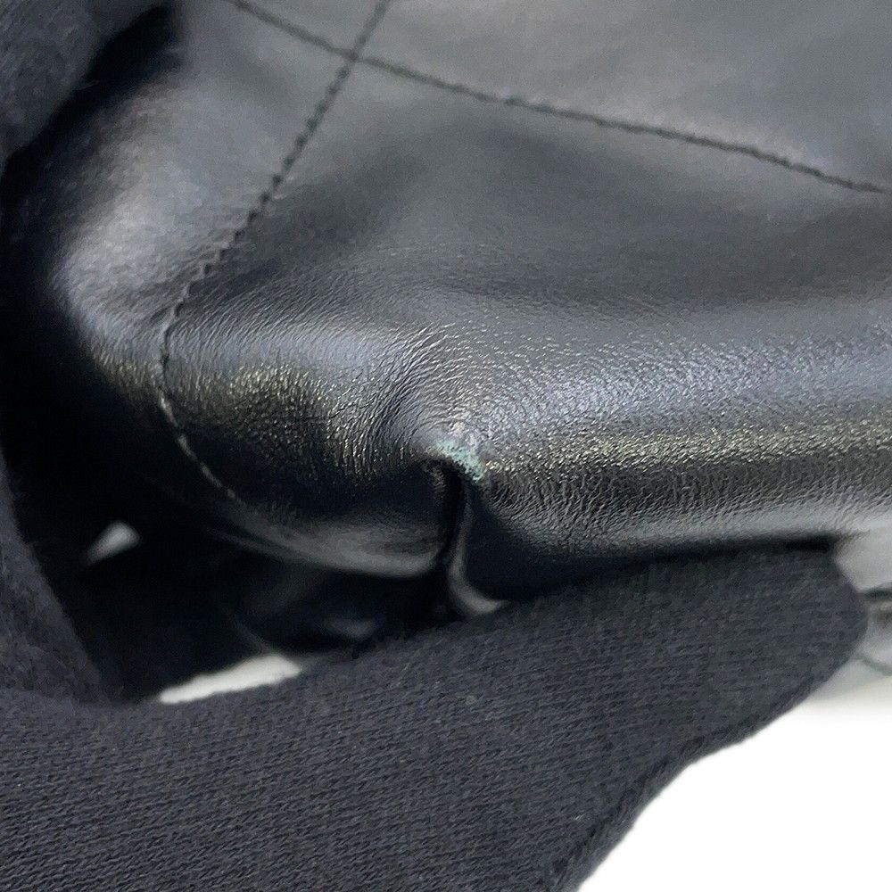 Chanel Handbag 22 Shiny Calf Leather Black — view 6