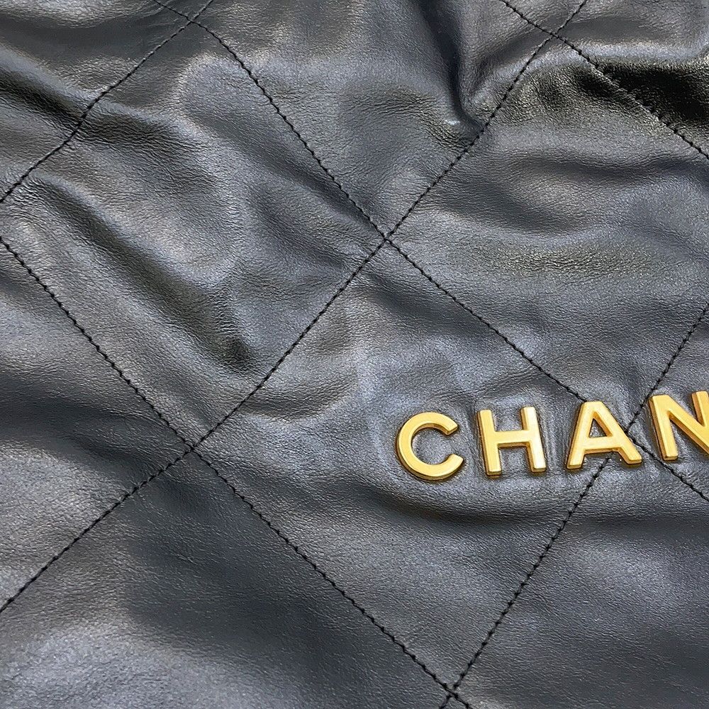 Chanel Handbag 22 Shiny Calf Leather Black — view 7