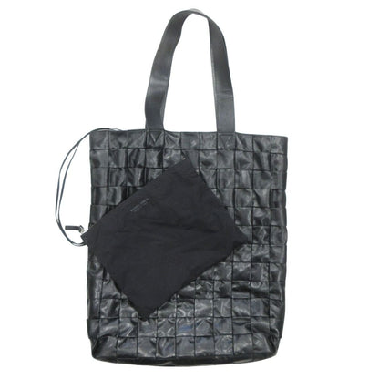 Bottega Veneta Leather Cassette Maxi Intrecciato Tote Black — view 3
