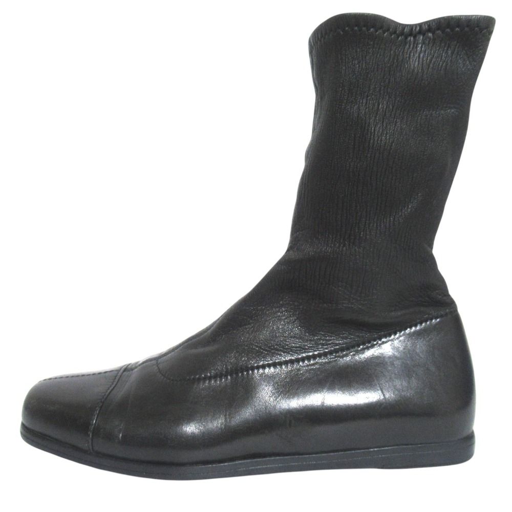 Chanel Stretch Flat Leather Short Boots 35 Black — view 2