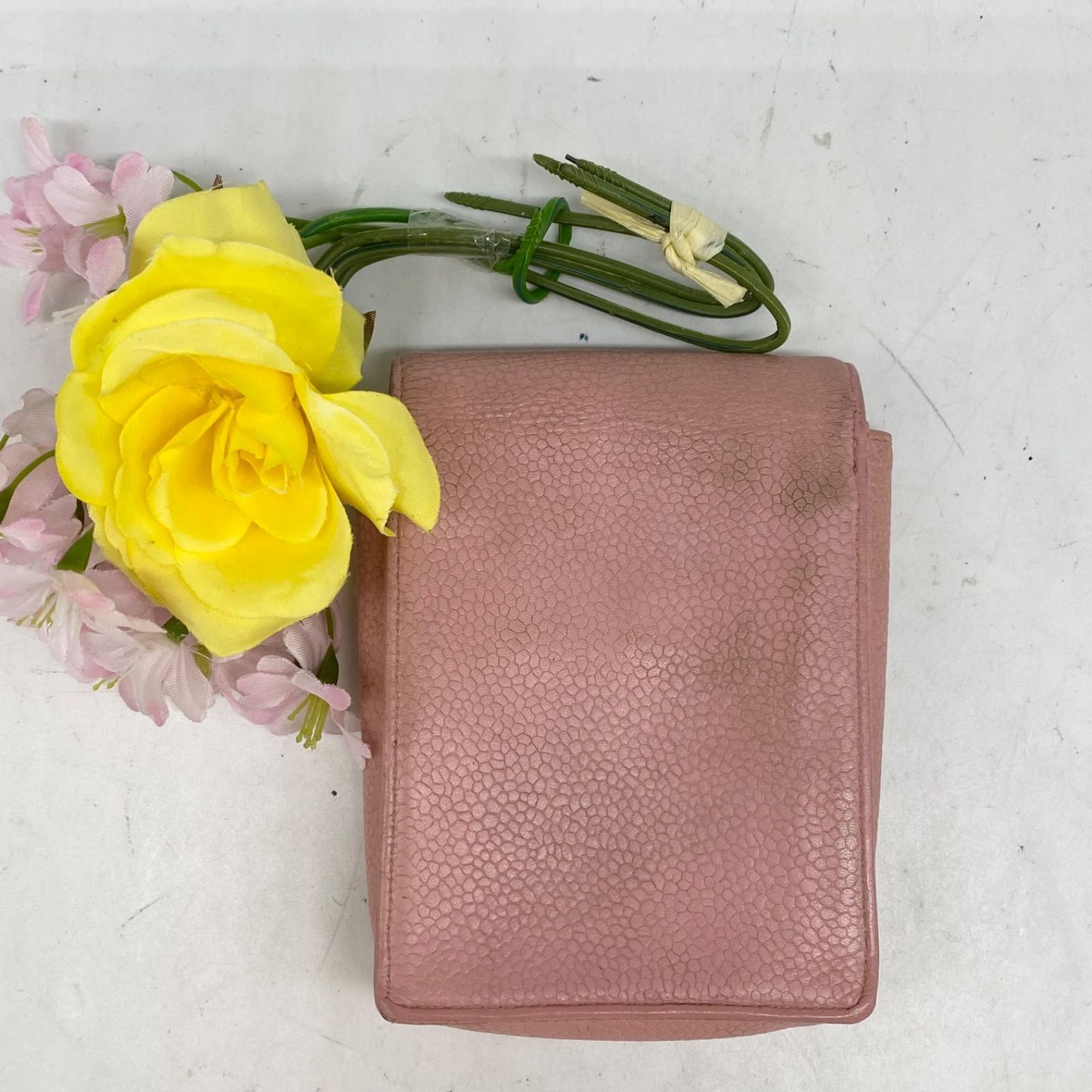 Chanel Cigarette Case CC Logo Caviar Leather Pouch Pink — view 2