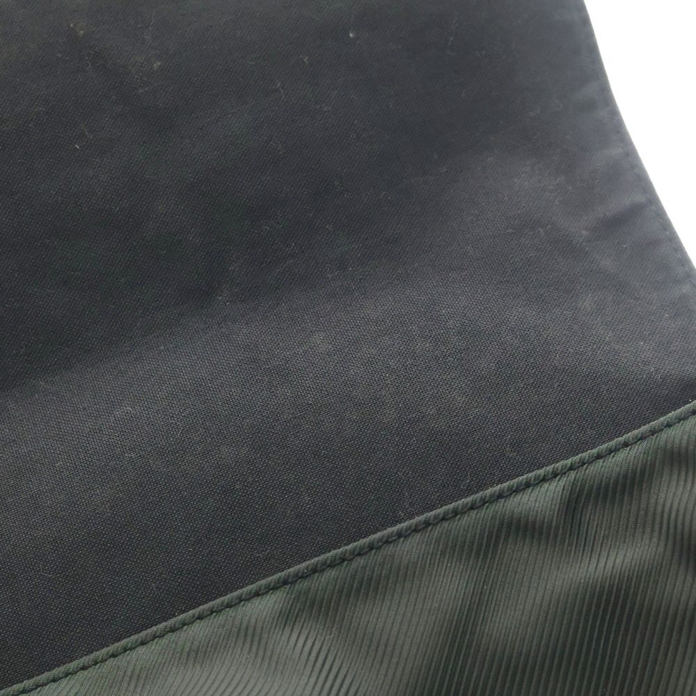 Louis Vuitton Taiga Victor Shoulder Bag Black Leather Silver — view 5