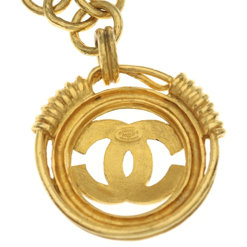 Chanel CC Logo Round Necklace Pendant Chain Gold — view 5