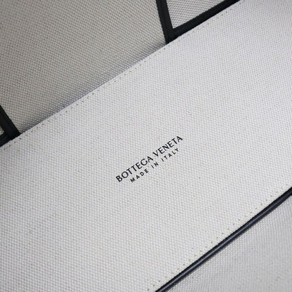 Bottega Veneta Arco Maxi Intrecciato Tote Canvas — view 4