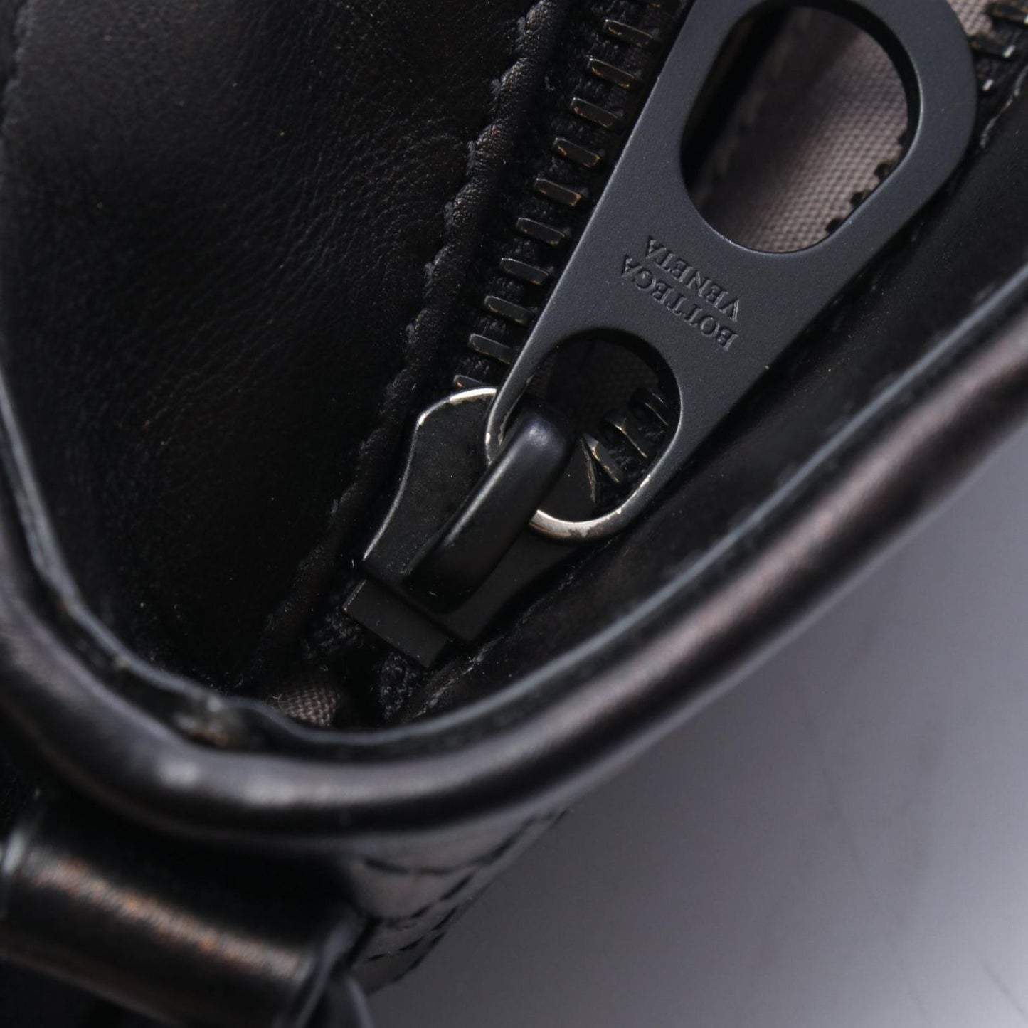 Bottega Veneta Shoulder Bag Intrecciato Blanc Black Leather — view 7