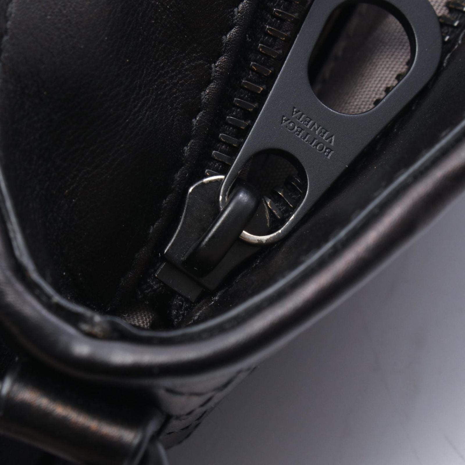 Bottega Veneta Shoulder Bag Intrecciato Blanc Black Leather — view 7