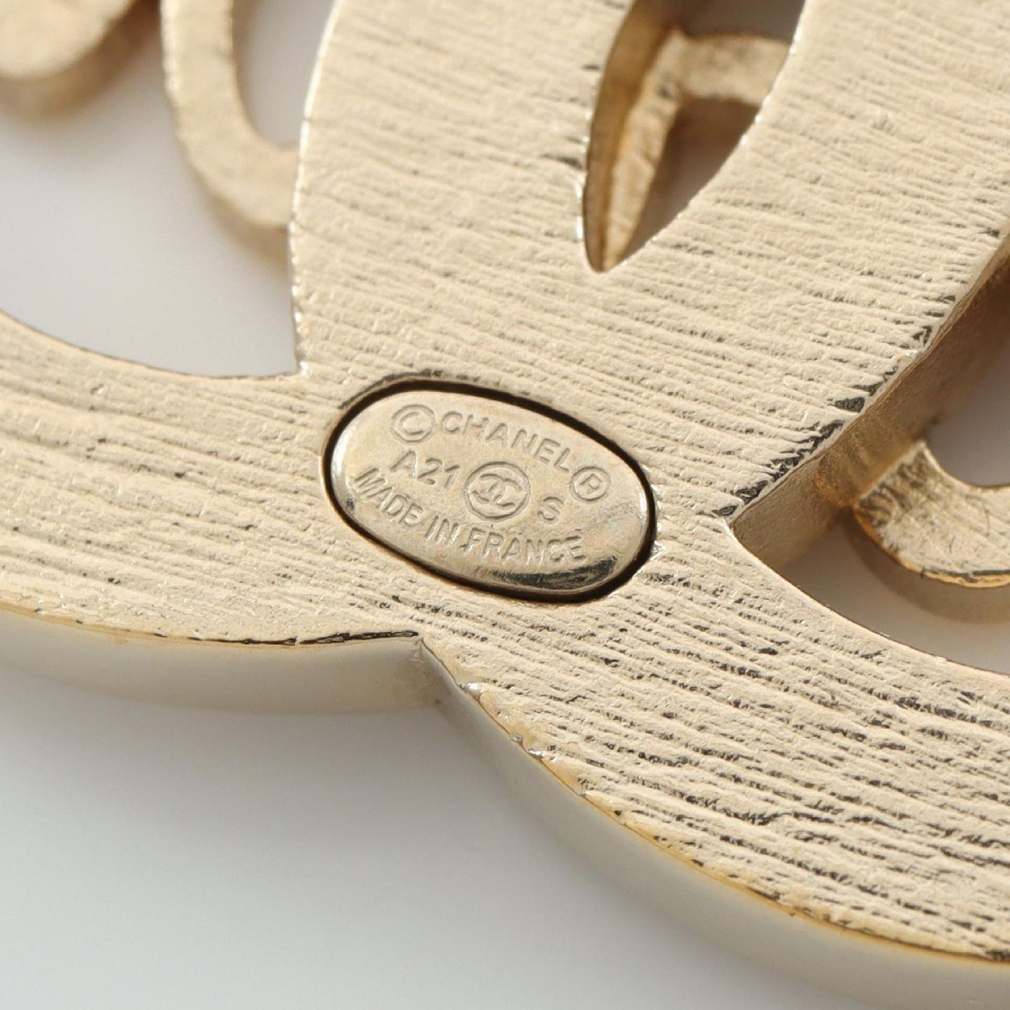 Chanel Brooch CC Logo — view 3