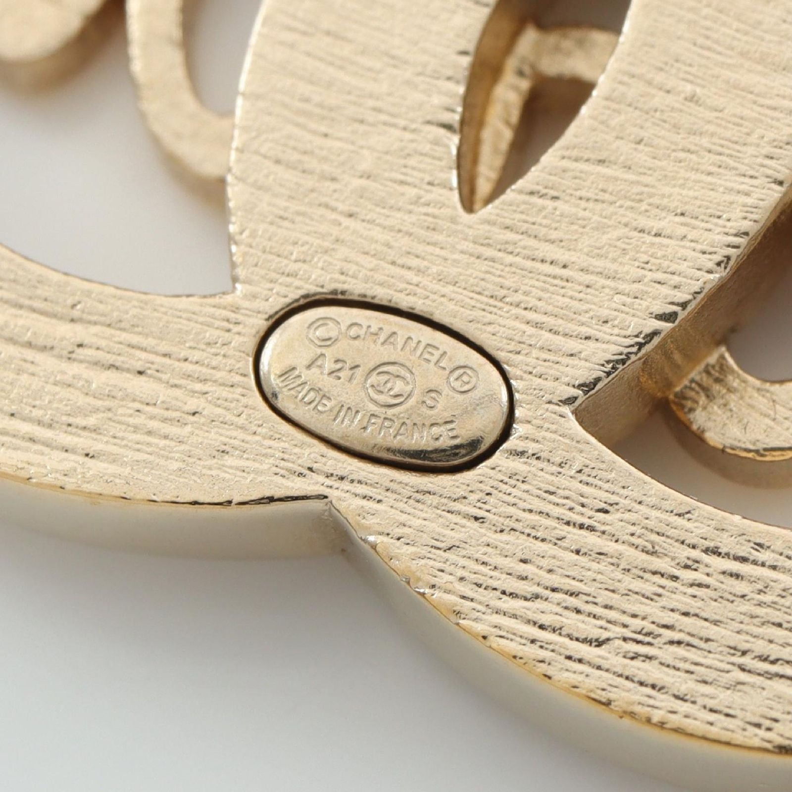 Chanel Brooch CC Logo — view 3