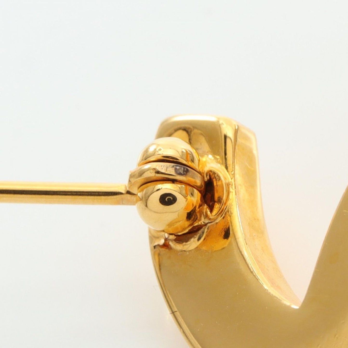 Chanel Brooch CC Logo Turnlock — view 4