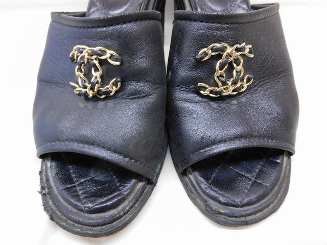 Chanel 36c CC Logo Sandals Black Leather Shoes Mani — view 2
