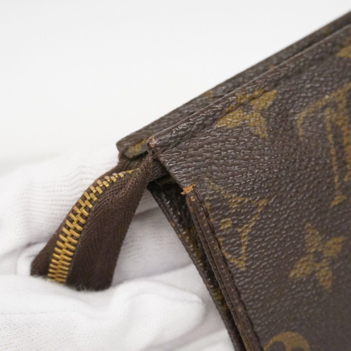 Louis Vuitton Clutch Monogram Pochette Toilet 26 Brown — view 9