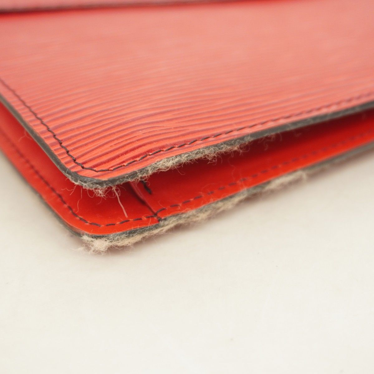 Louis Vuitton Clutch Epi Montaigne 27 Castilian Red — view 8