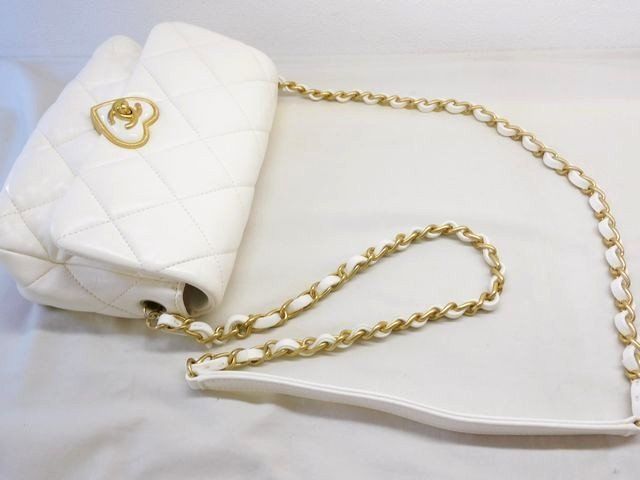 Chanel Quilted Heart Lock Shoulder Bag Mini Flap Lambskin White — view 3