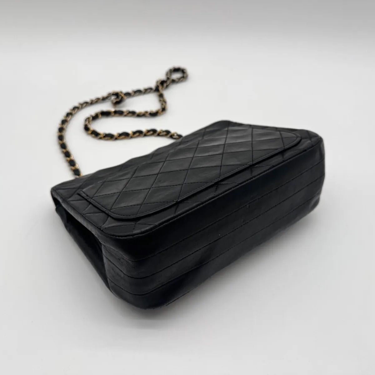 Chanel Shoulder Bag Quilted CC Logo Turnlock Gold Chain Leather Black — view 8