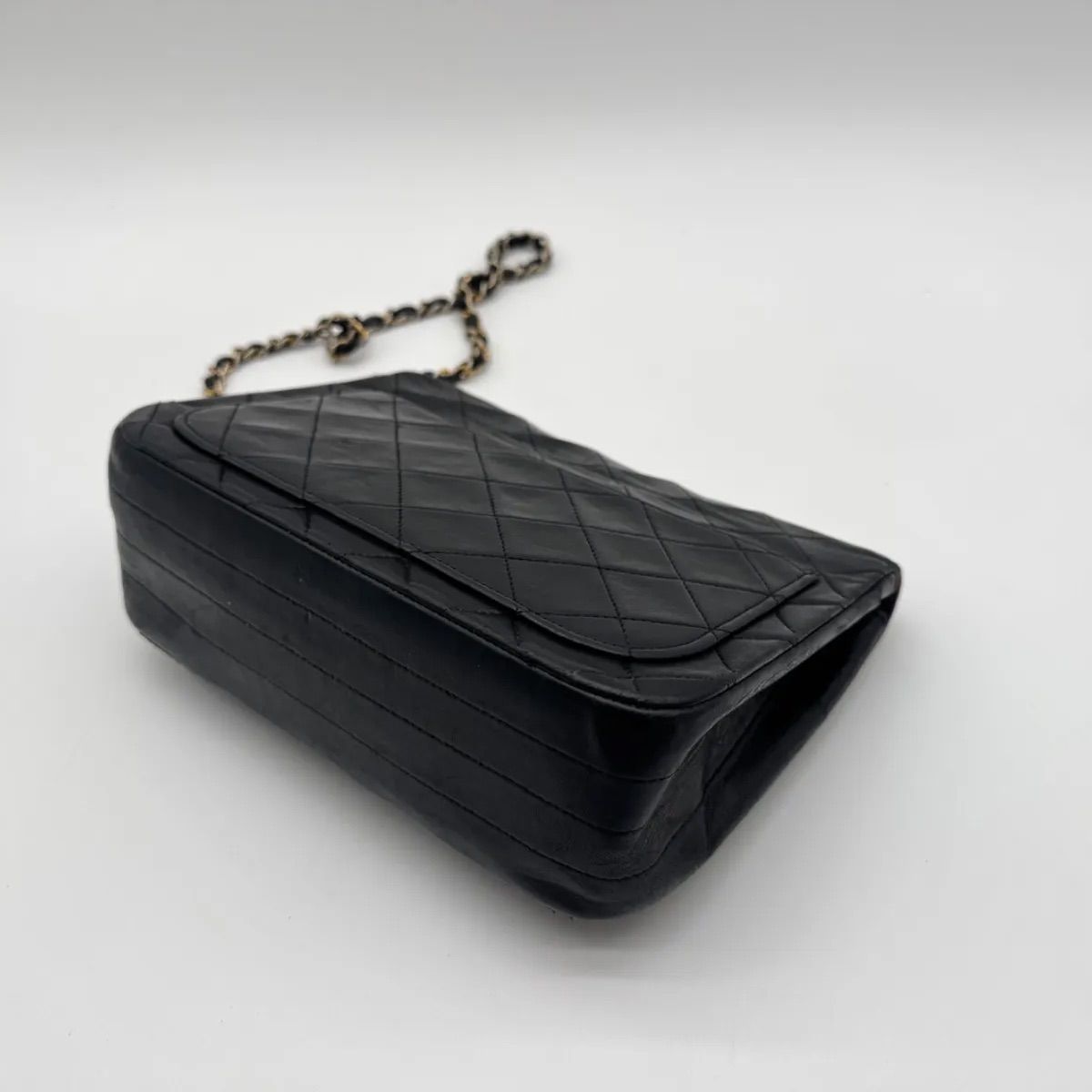 Chanel Shoulder Bag Quilted CC Logo Turnlock Gold Chain Leather Black — view 9