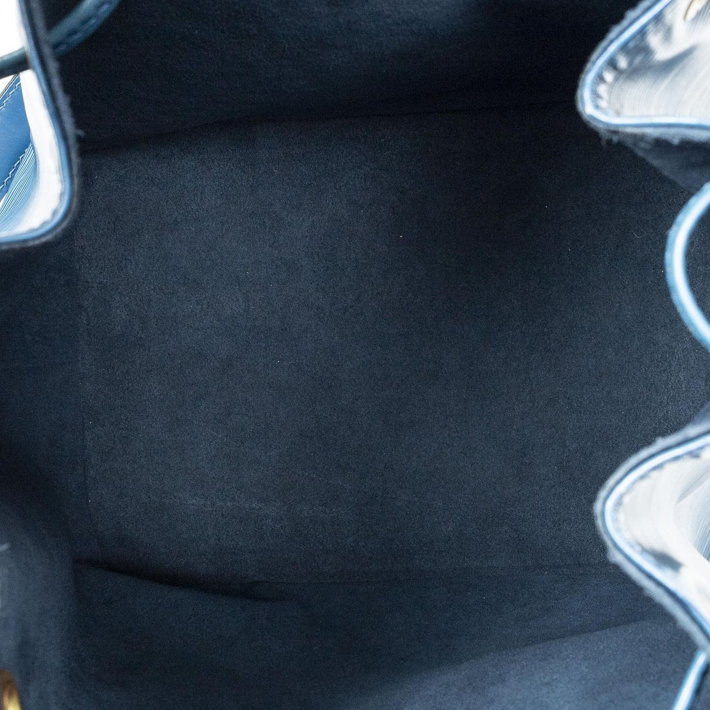 Louis Vuitton Noe Blue Epi — view 9