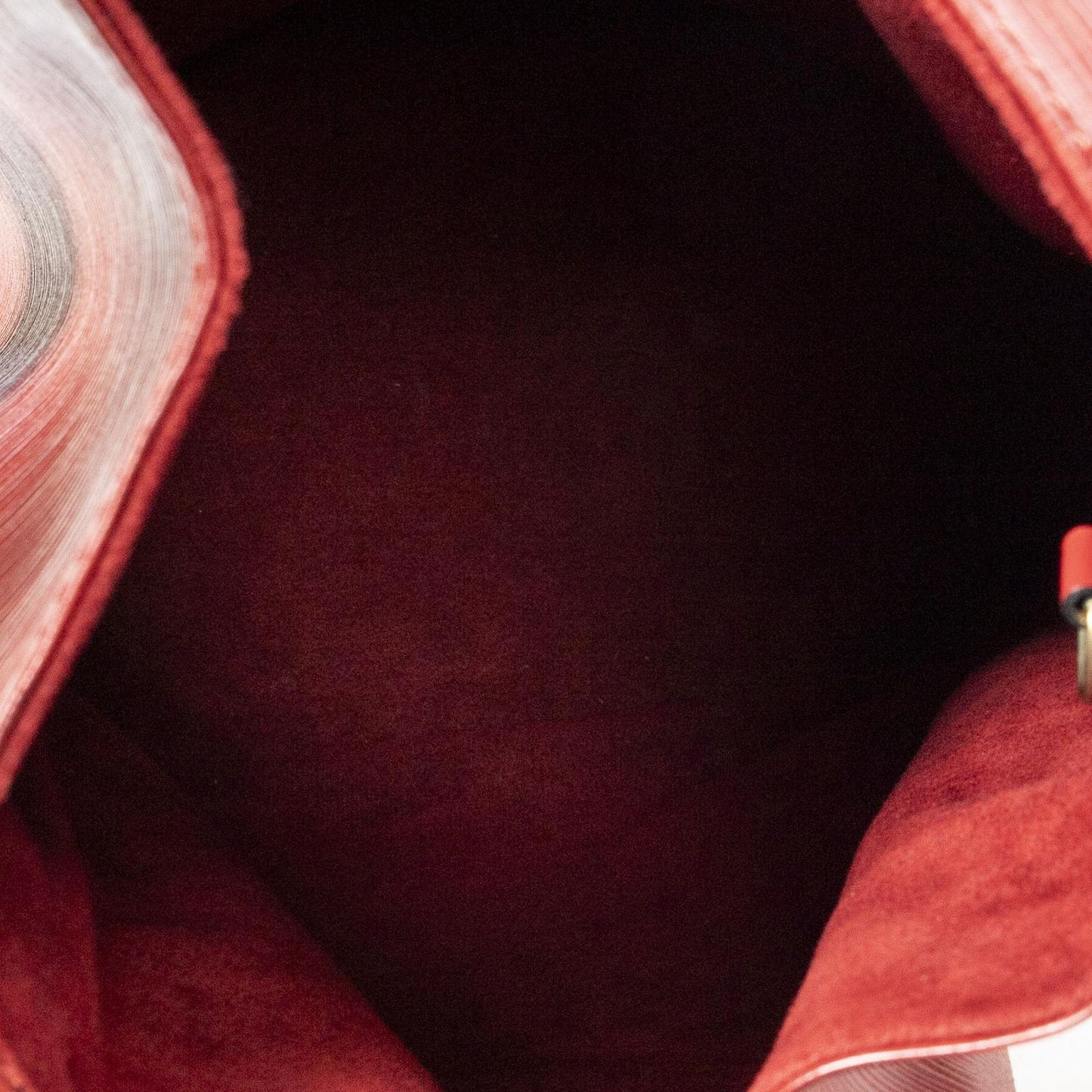 Louis Vuitton Sac Deport Red Epi — view 9