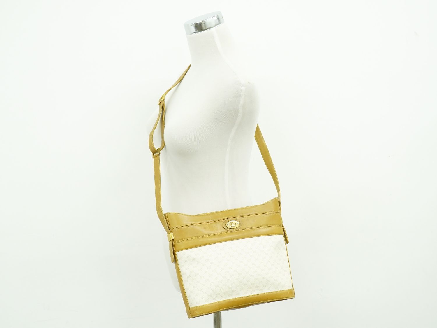 Gucci Vintage Micro GG Shoulder Bag Pochette Ivory Brown — view 6