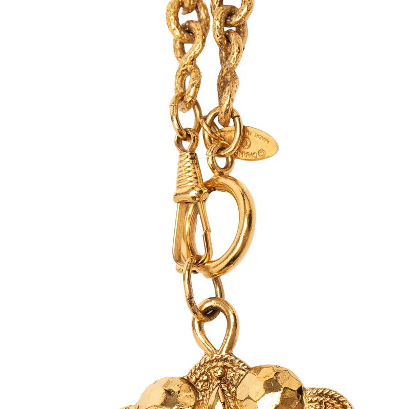 Chanel Vintage Flower Round Necklace — view 4