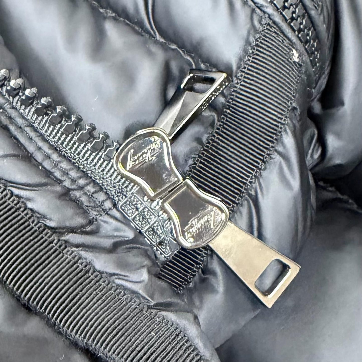 Moncler Hermine Logo Patch with Hood Down Jacket Coat Black 0 — view 7