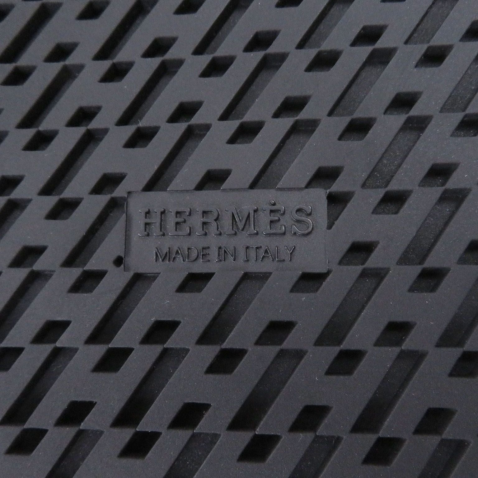 Hermes Chypre Leather Logo Motif Slide Sandals Shower Black — view 9