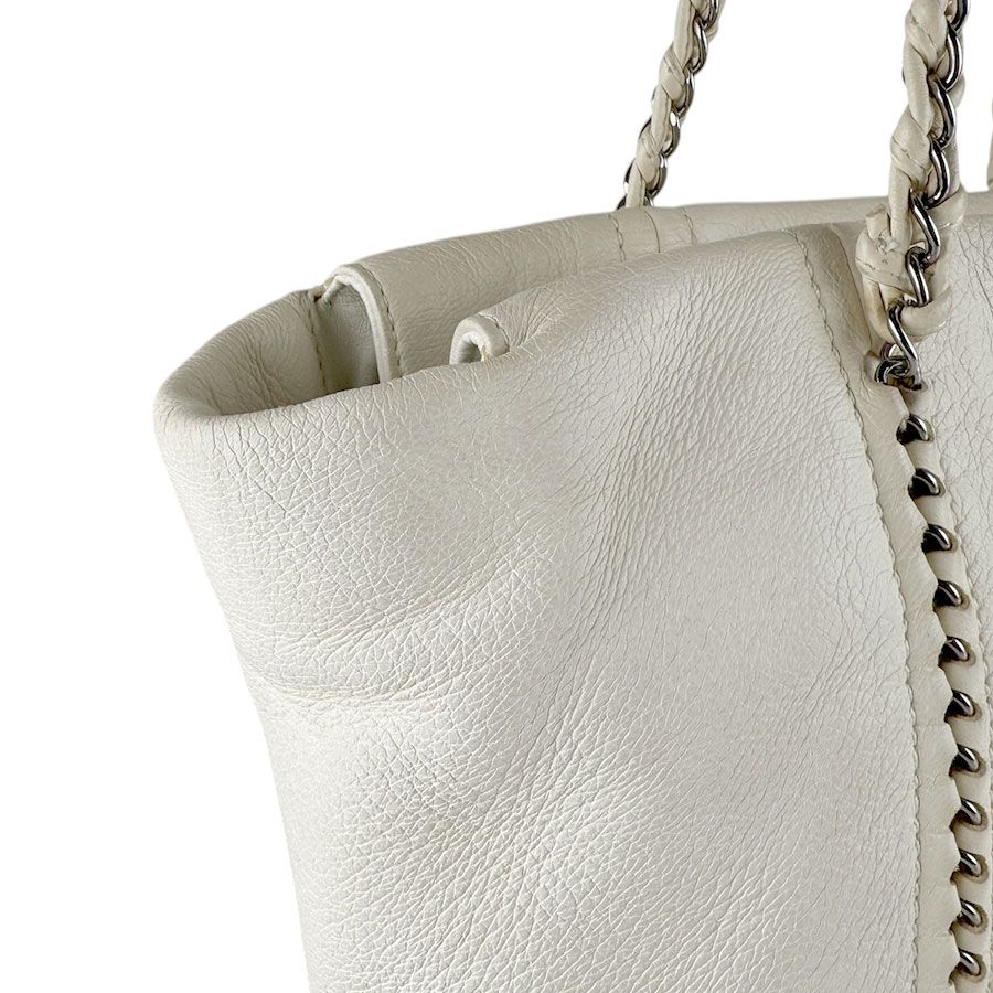 Chanel Handbag White — view 6