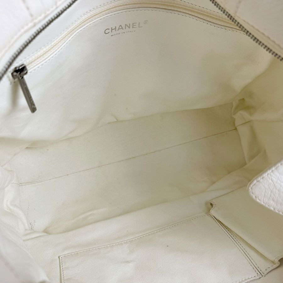 Chanel Handbag White — view 5