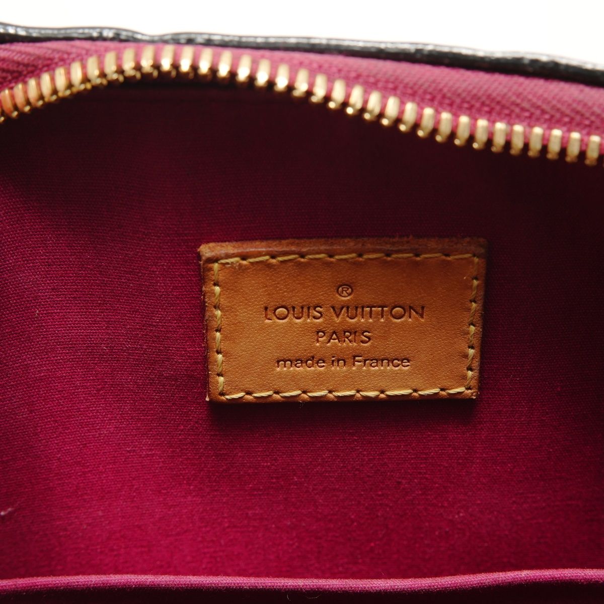 Louis Vuitton Handbag Montana Monogram Vernis — view 9