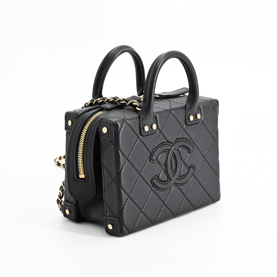 Chanel Shoulder Bag Small Vanity Case — view 2