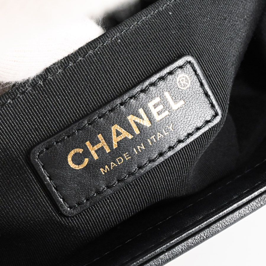 Chanel Shoulder Bag Small — view 6