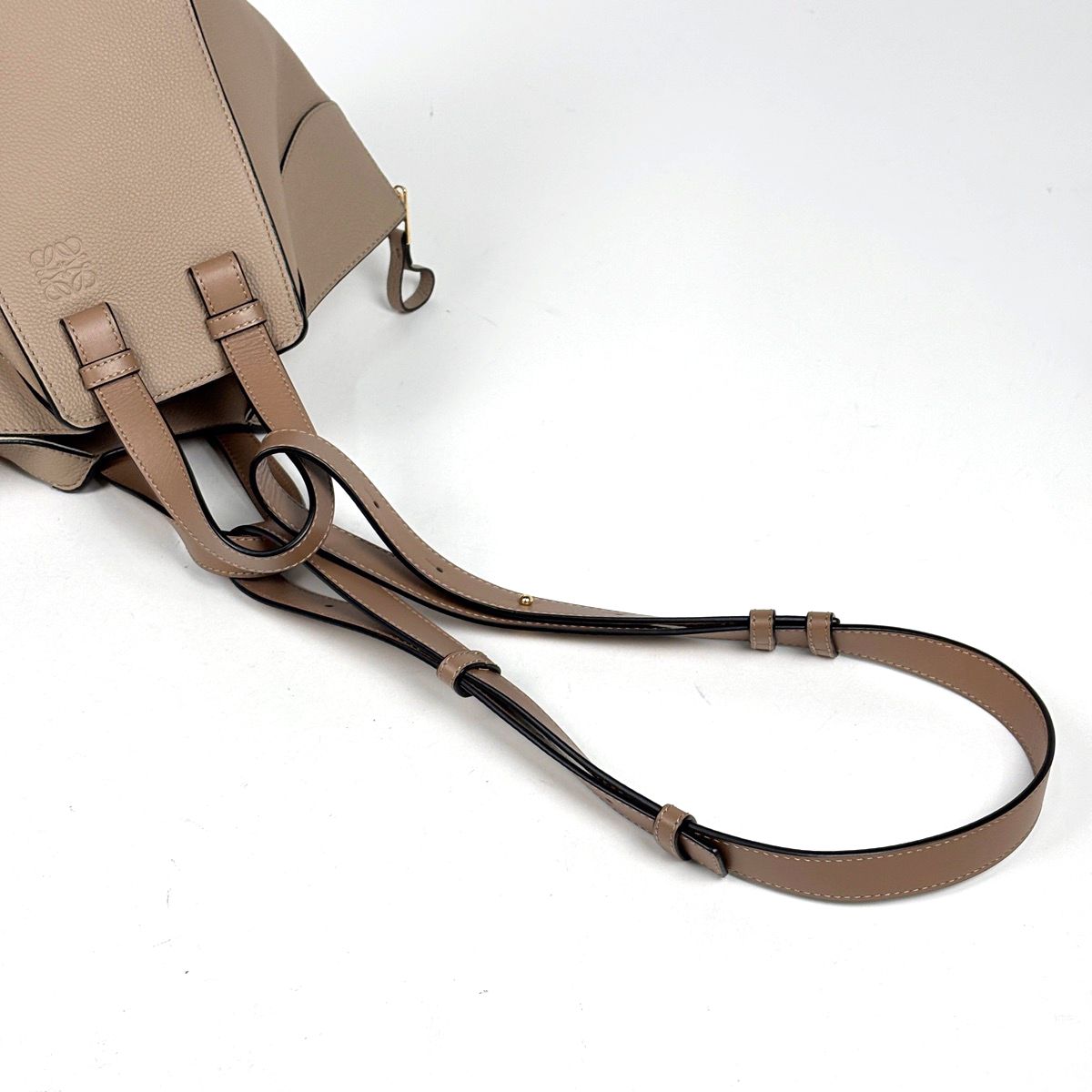 Loewe Hammock Small 2-Way Shoulder Bag Leather Beige — view 5