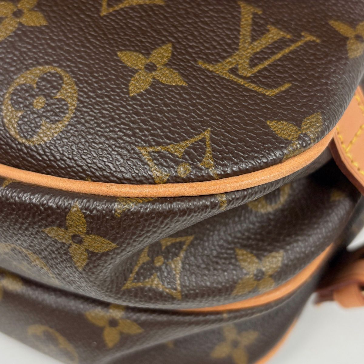 Louis Vuitton Saumur 30 Shoulder Bag Monogram Brown — view 3