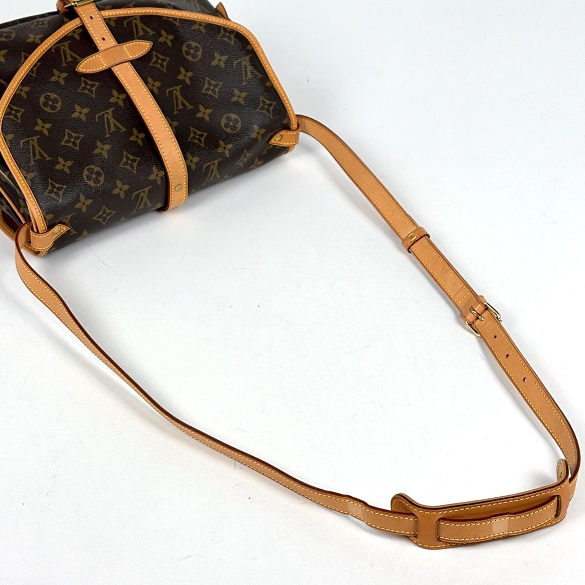 Louis Vuitton Saumur 30 Shoulder Bag Monogram Brown — view 7