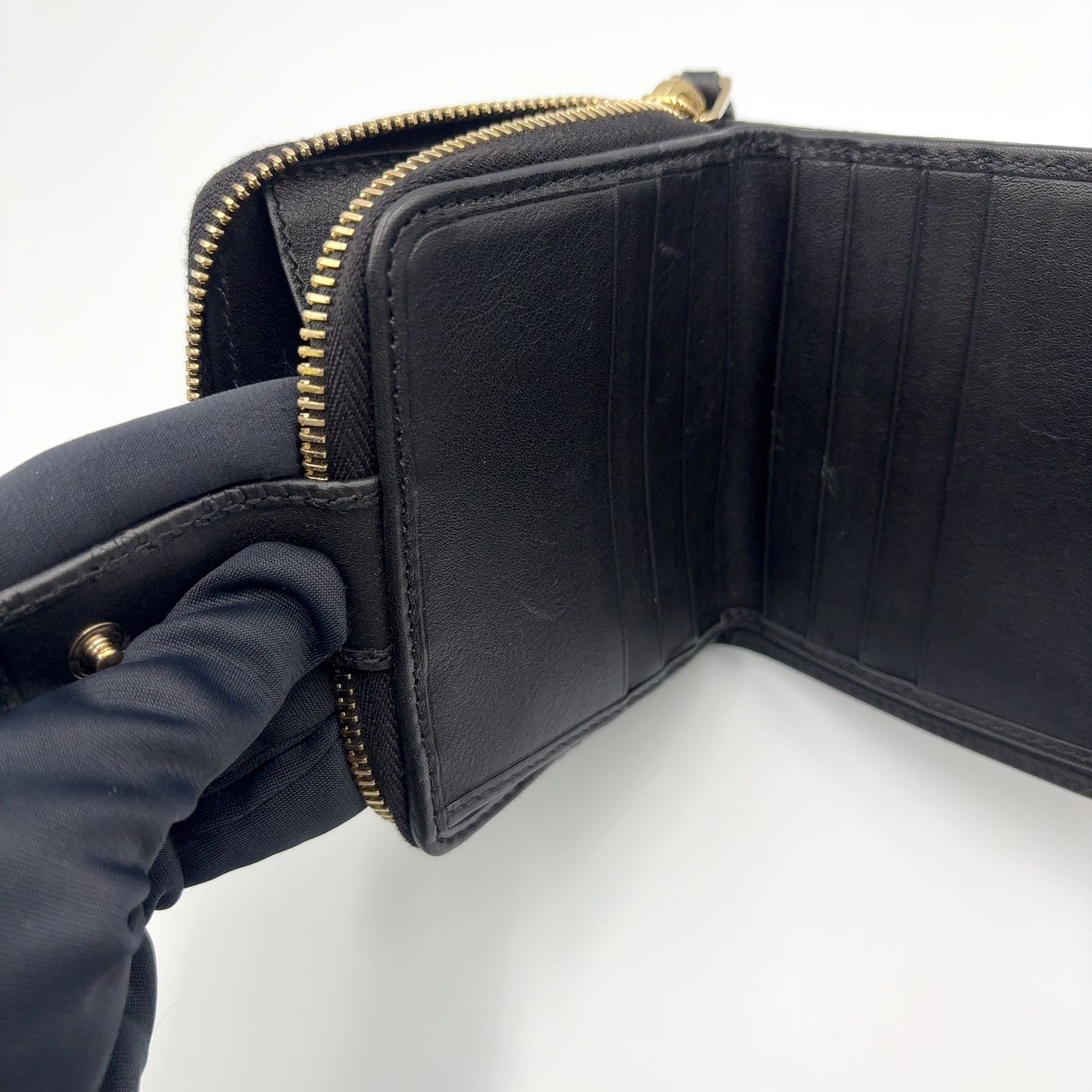 Gucci Micro GG Guccissima Bifold Leather Black Wallet Gold — view 8