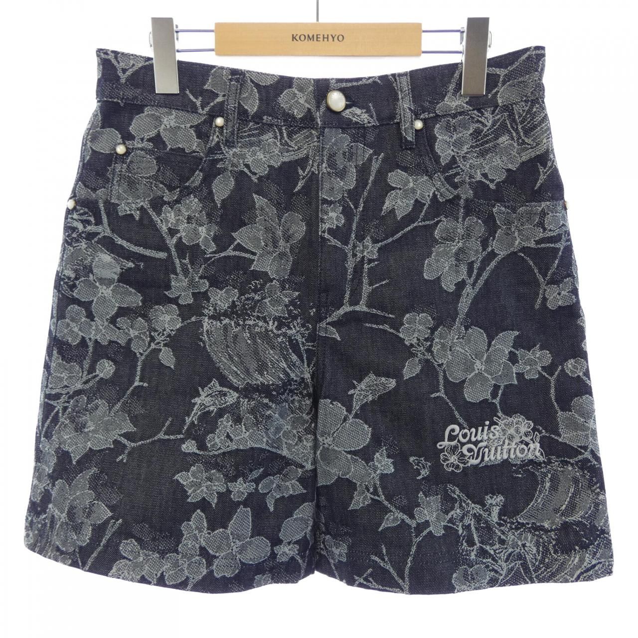 Louis Vuitton Shorts Gray