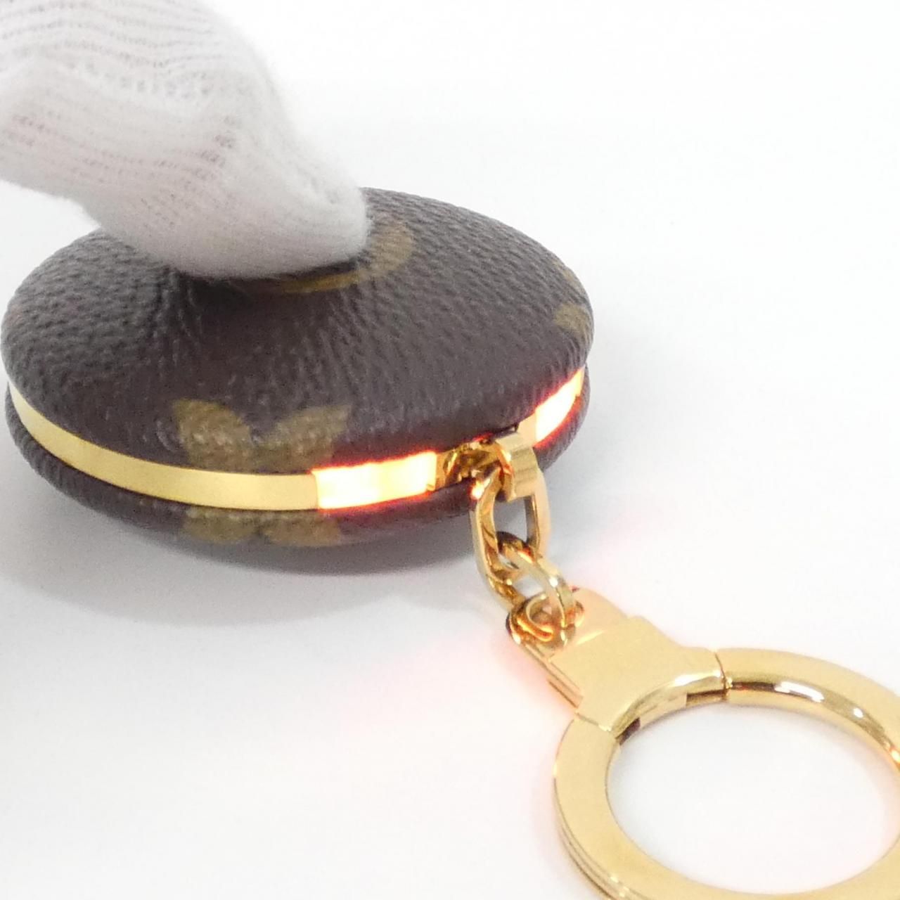 Louis Vuitton Monogram Astro Pill Key — view 3