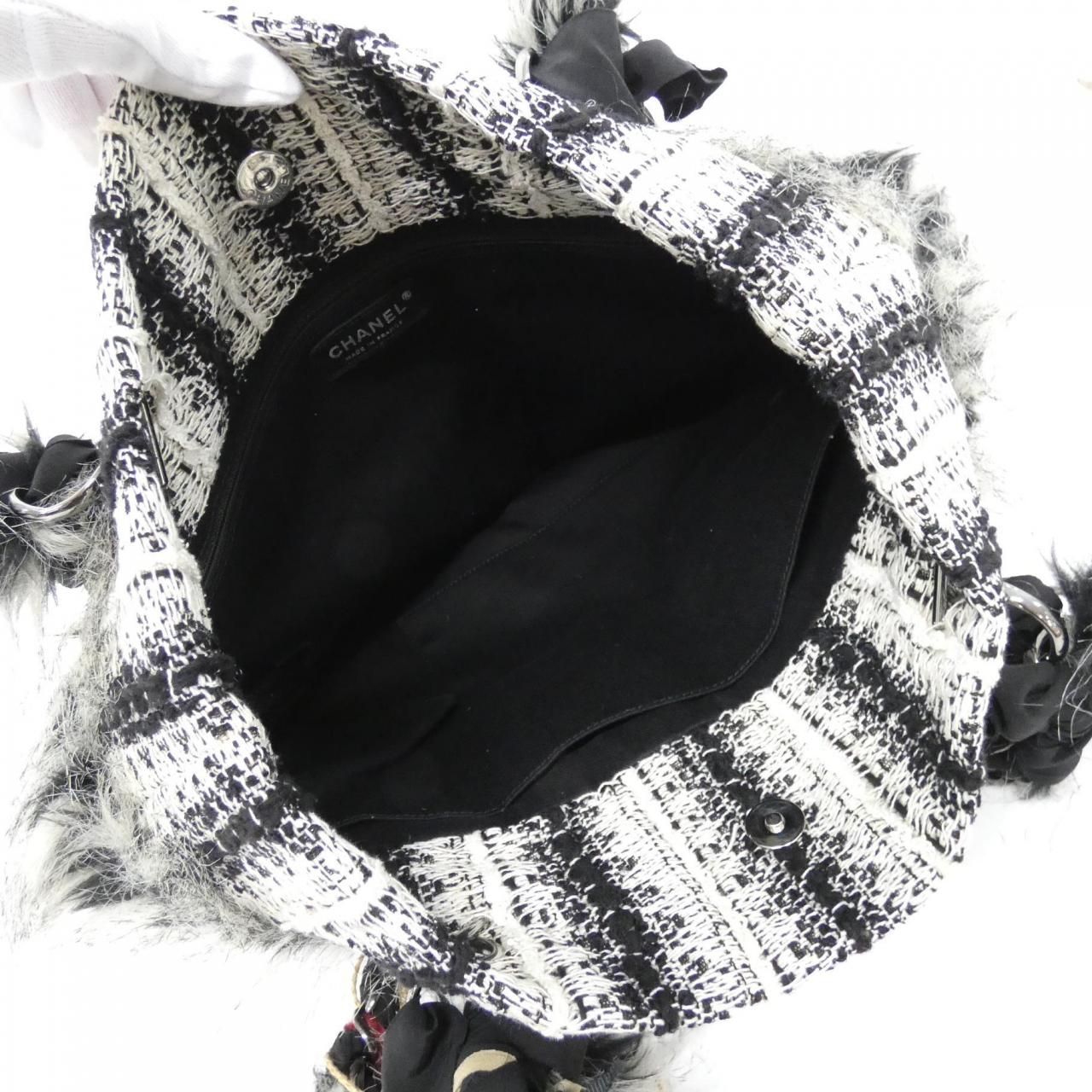 Chanel Bag Handbag Black — view 7
