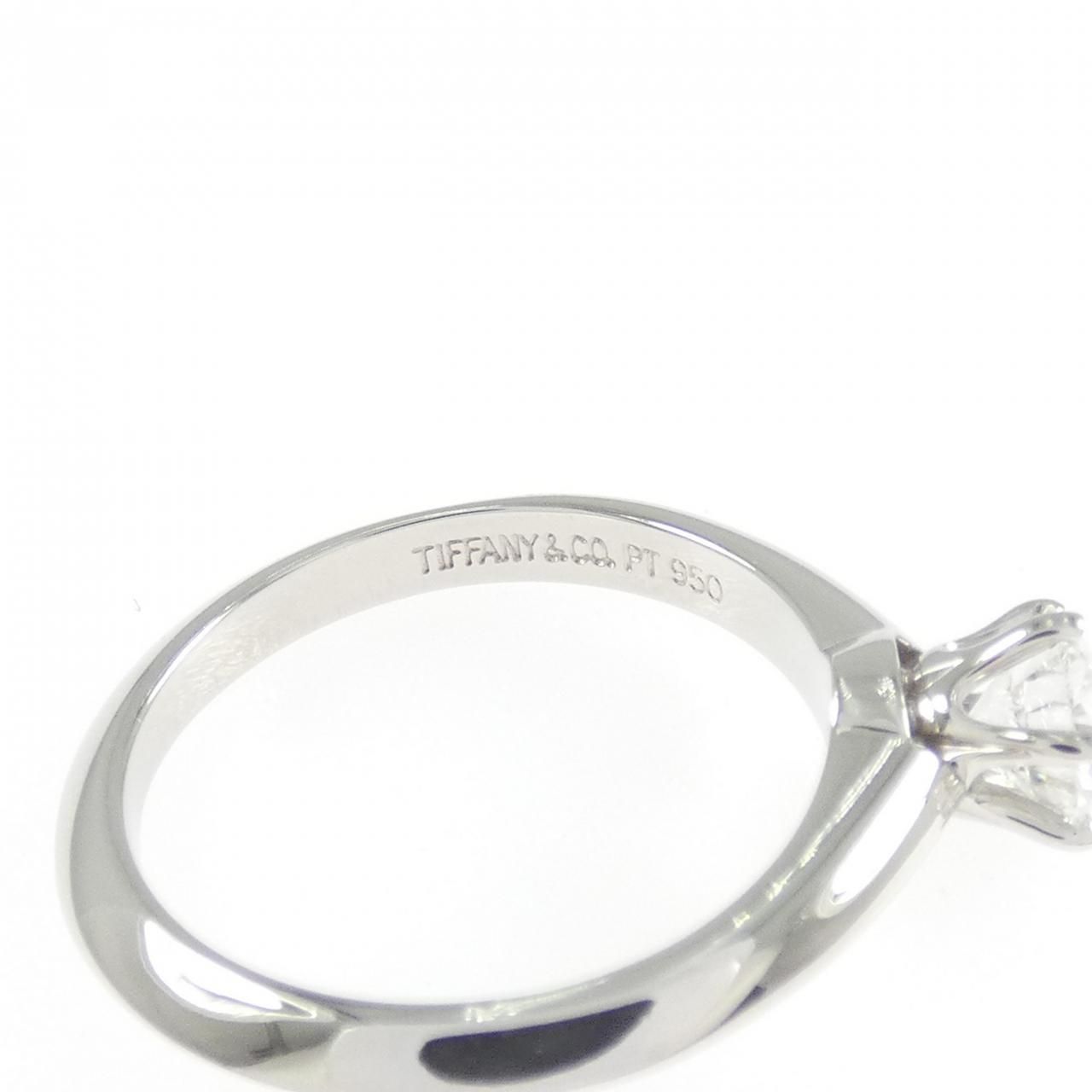 Tiffany & Co Classic Solitaire Ring — view 4