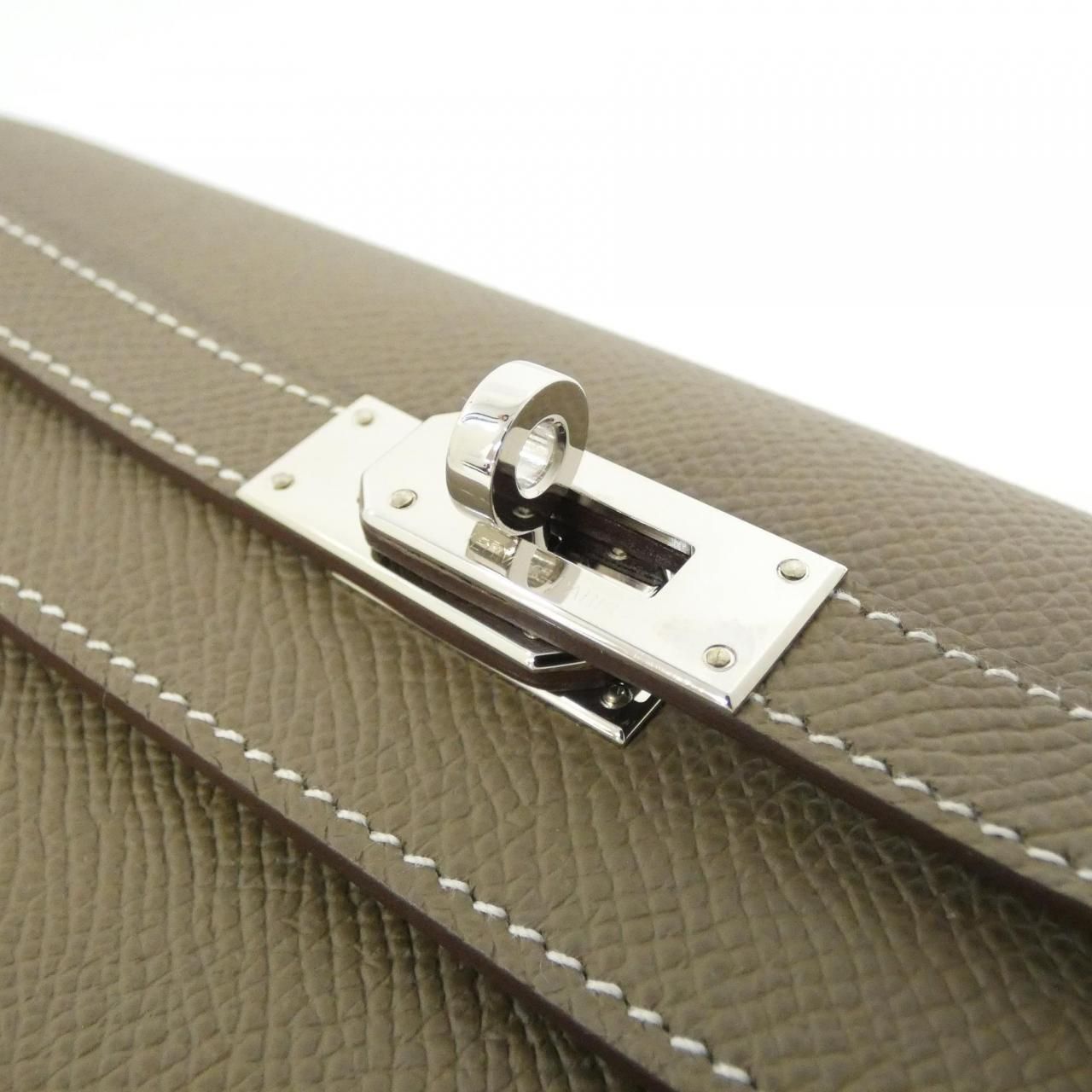 Hermes Kelly Classic to Shoulder Wallet — view 4