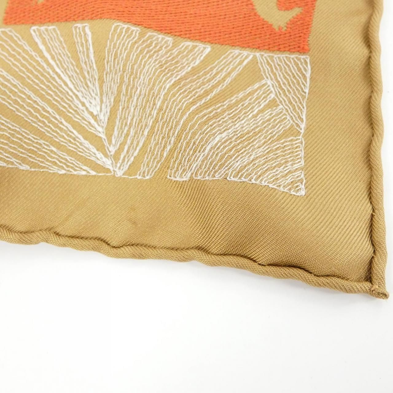 Hermes Liste AU Bloc Pointe Brode Scarf — view 5
