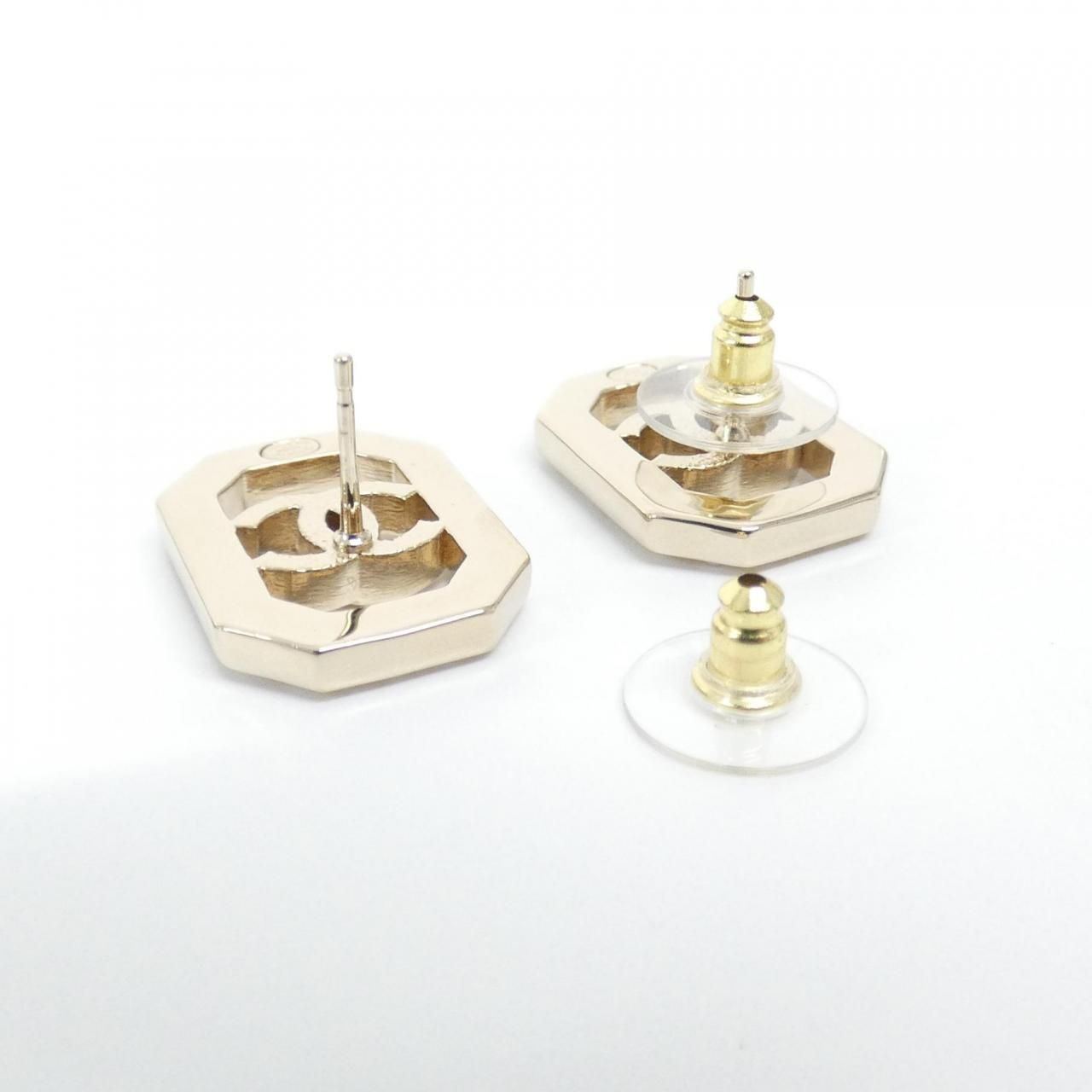 Chanel Earrings Gold — view 3
