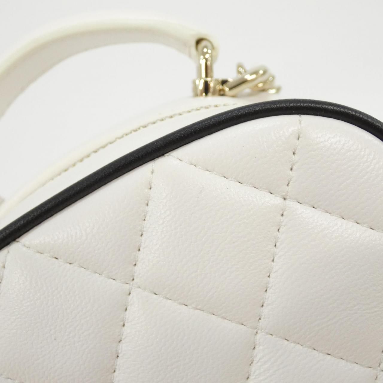 Chanel Backpack Sac White — view 6